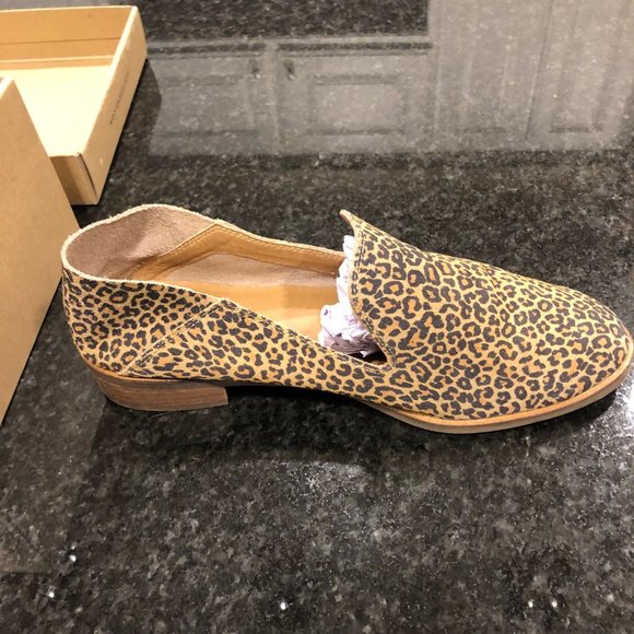 lucky brand cahill flat leopard